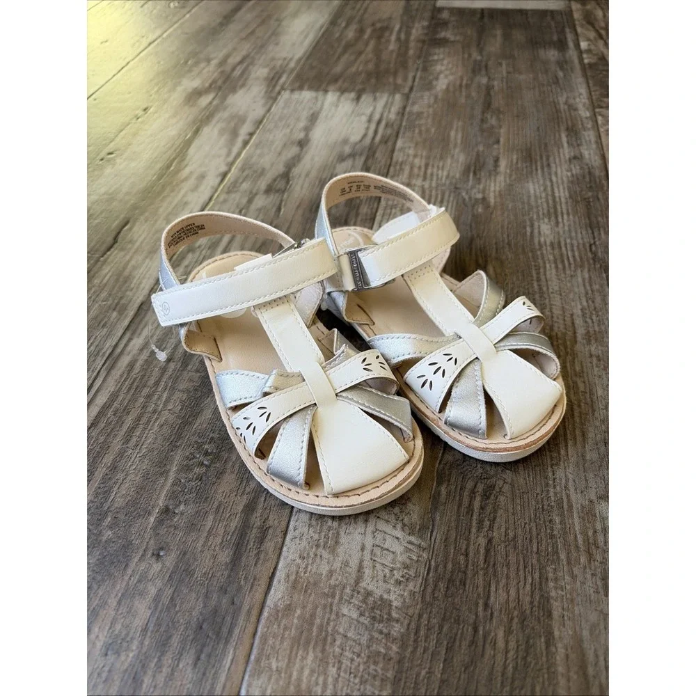 Stride Rite Kehlani white leather T-strap sandals laser-cut Size 10 Girls‎